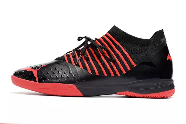 Chuteira Puma Future Z 1.3 Pro Cage Futsal - Preto/Vermelho